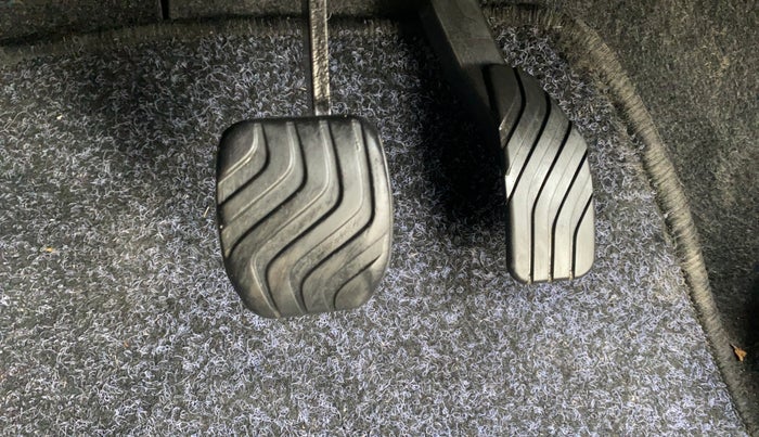 2023 Renault Kwid RXT 1.0 AMT, Petrol, Automatic, 10,354 km, Pedals