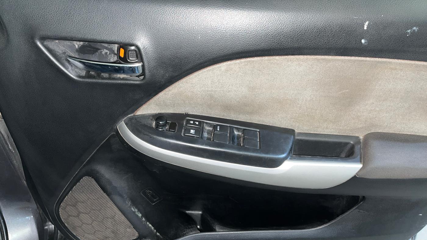 2016 Maruti Baleno DELTA PETROL 1.2, Petrol, Manual, 71,356 km, Driver Side Door Panels Control