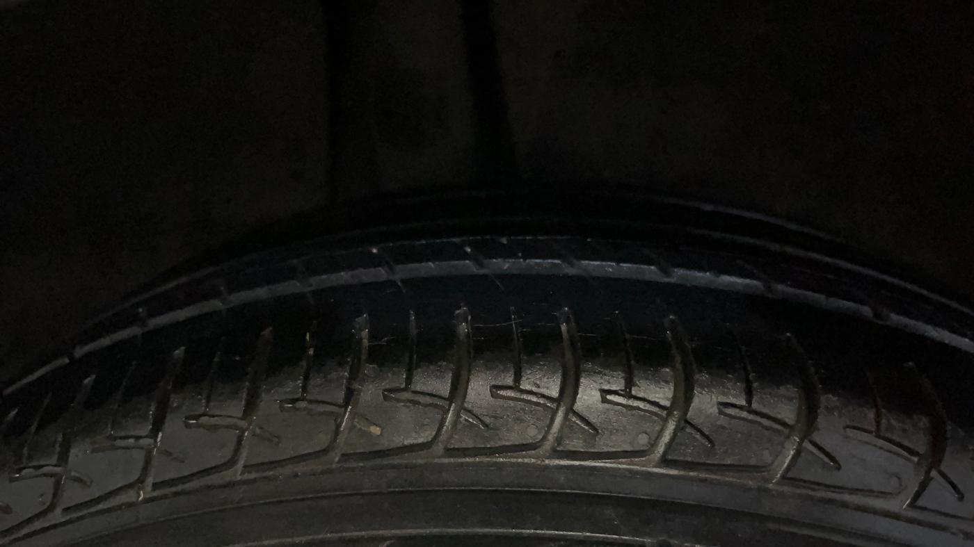 2016 Maruti Baleno DELTA PETROL 1.2, Petrol, Manual, 71,356 km, Right Rear Tyre Tread
