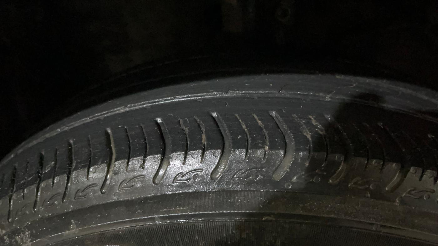2016 Maruti Baleno DELTA PETROL 1.2, Petrol, Manual, 71,356 km, Right Front Tyre Tread