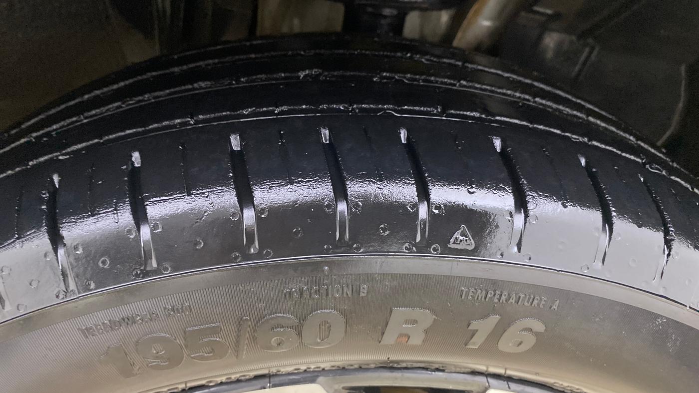 2022 Nissan MAGNITE XV MT, Petrol, Manual, 80,477 km, Right Front Tyre Tread