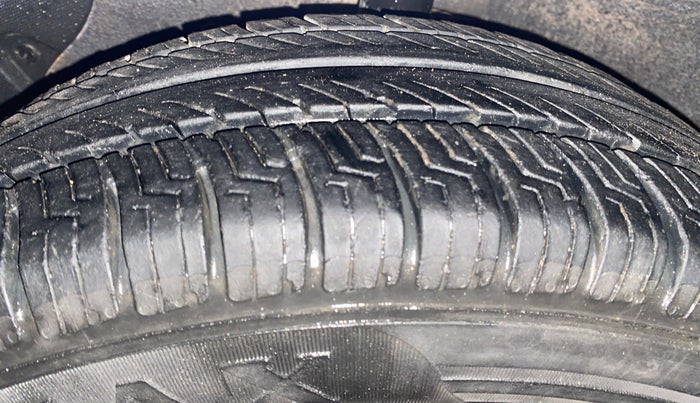 2017 Hyundai Grand i10 MAGNA 1.2 KAPPA VTVT, Petrol, Manual, 49,543 km, Left Front Tyre Tread