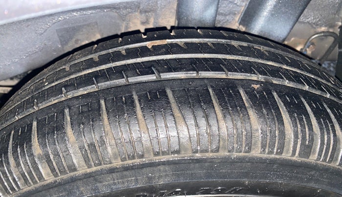 2017 Hyundai Grand i10 MAGNA 1.2 KAPPA VTVT, Petrol, Manual, 49,543 km, Left Rear Tyre Tread