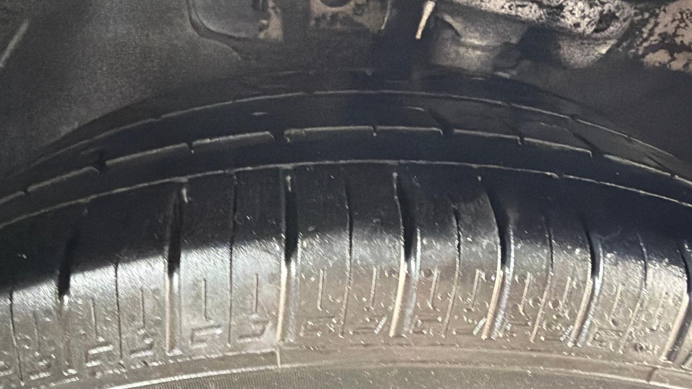 2020 Hyundai Verna SX 1.5 VTVT IVT, Petrol, Automatic, 68,332 km, Left Front Tyre Tread