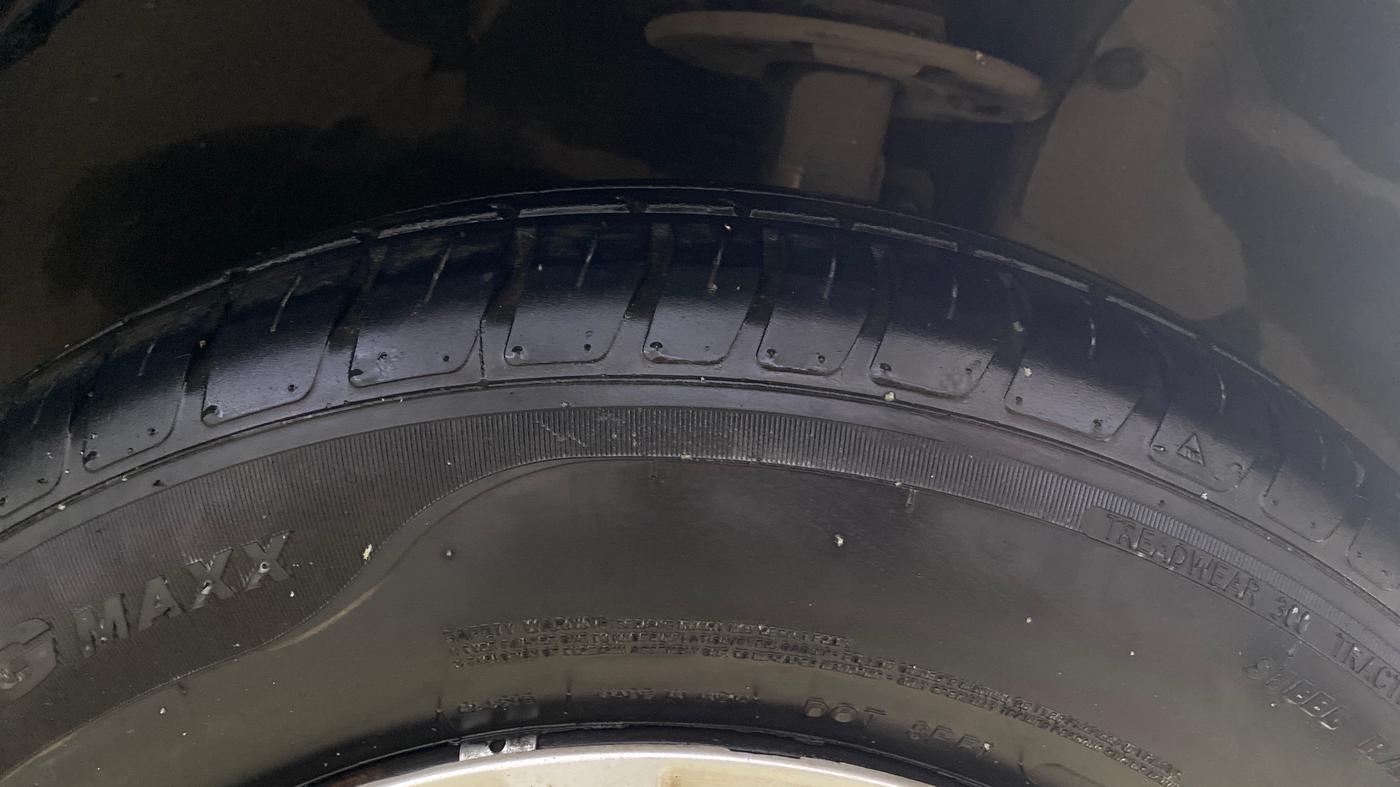 2022 Maruti Swift VXI, Petrol, Manual, 39,862 km, Right Front Tyre Tread