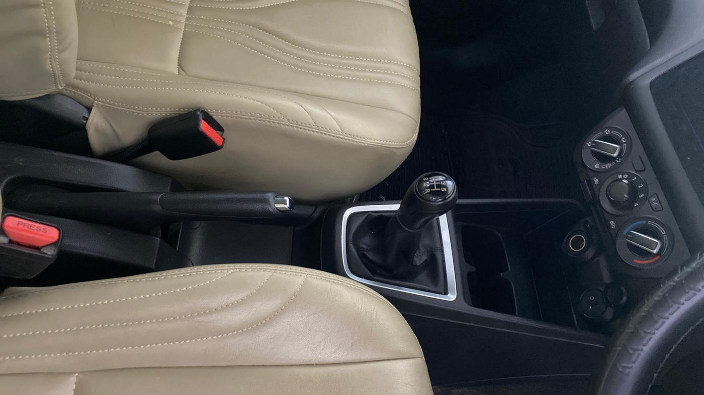 2022 Maruti Swift VXI, Petrol, Manual, 39,862 km, Gear Lever