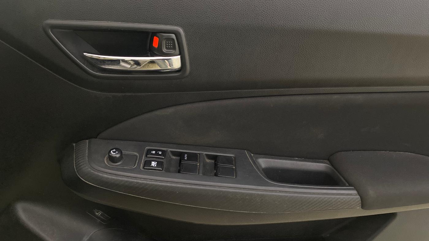 2022 Maruti Swift VXI, Petrol, Manual, 39,862 km, Driver Side Door Panels Control