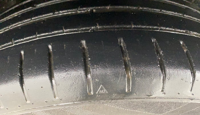 2024 Toyota Glanza V, Petrol, Manual, 39,116 km, Right Rear Tyre Tread