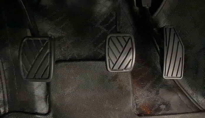 2024 Toyota Glanza V, Petrol, Manual, 39,116 km, Pedals