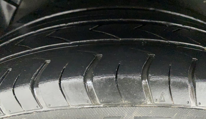 2016 Hyundai Verna FLUIDIC 4S 1.6 VTVT SX, Petrol, Manual, 57,251 km, Right Rear Tyre Tread