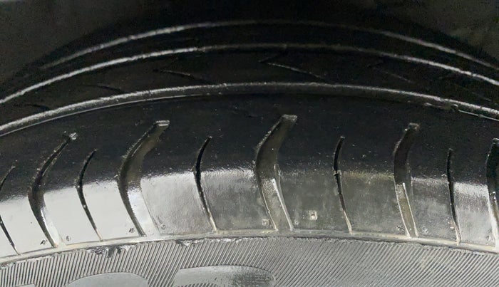 2016 Hyundai Verna FLUIDIC 4S 1.6 VTVT SX, Petrol, Manual, 57,251 km, Right Front Tyre Tread