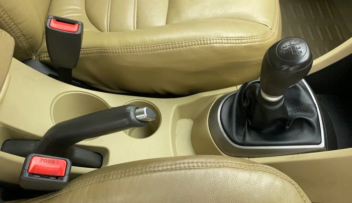 2016 Hyundai Verna FLUIDIC 4S 1.6 VTVT SX, Petrol, Manual, 57,251 km, Gear Lever