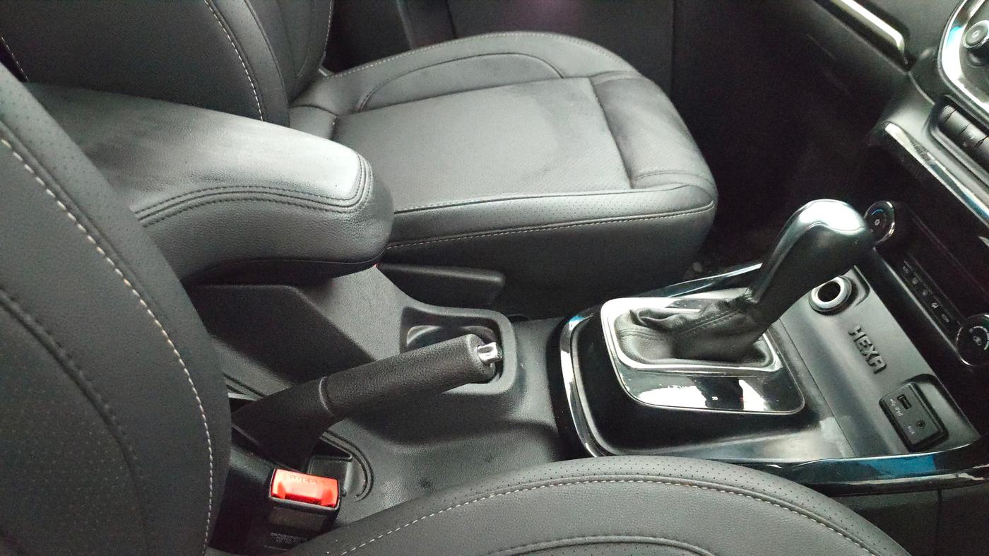 2017 Tata Hexa XTA 4X2 7 STR, Diesel, Automatic, 83,829 km, Gear Lever