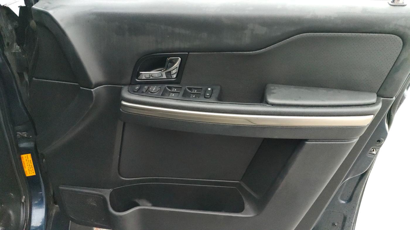 2017 Tata Hexa XTA 4X2 7 STR, Diesel, Automatic, 83,829 km, Driver Side Door Panels Control