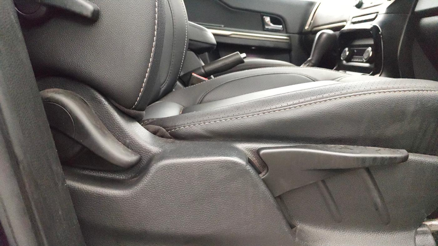 2017 Tata Hexa XTA 4X2 7 STR, Diesel, Automatic, 83,829 km, Driver Side Adjustment Panel