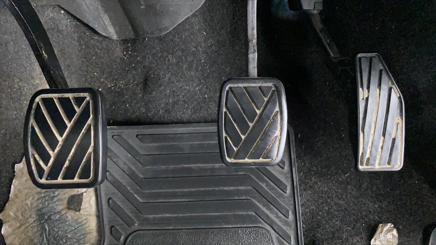 2019 Maruti XL6 ALPHA SHVS  MT, Petrol, Manual, 18,136 km, Pedals