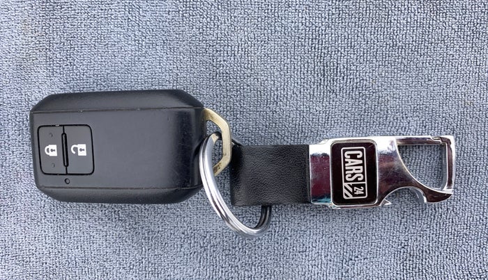 2019 Maruti XL6 ALPHA SHVS  MT, Petrol, Manual, 18,136 km, Key Close Up