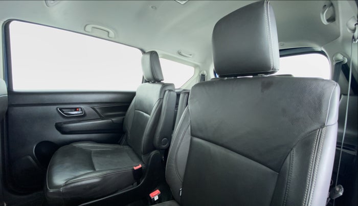 2019 Maruti XL6 ALPHA SHVS  MT, Petrol, Manual, 18,136 km, Right Side Rear Door Cabin