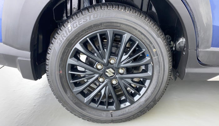 2019 Maruti XL6 ALPHA SHVS  MT, Petrol, Manual, 18,136 km, Right Rear Wheel