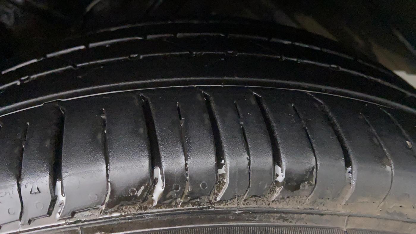 2018 Maruti Vitara Brezza ZDI+ DUAL TONE AMT, Diesel, Automatic, 60,702 km, Left Rear Tyre Tread