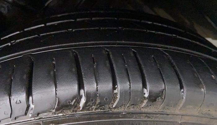 2018 Maruti Vitara Brezza ZDI+ DUAL TONE AMT, Diesel, Automatic, 60,702 km, Left Rear Tyre Tread