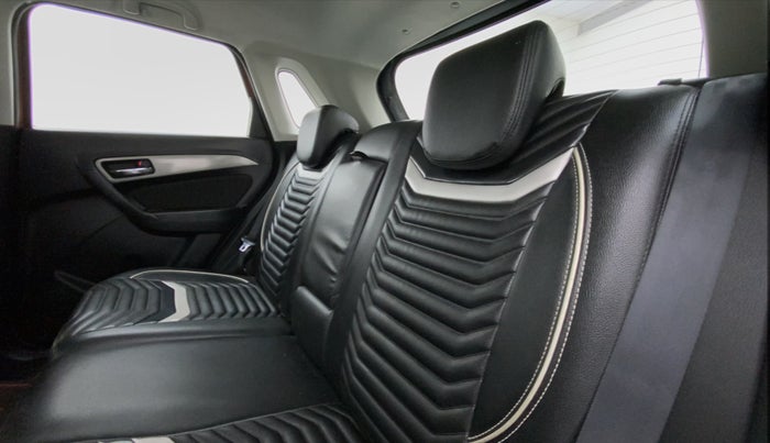 2018 Maruti Vitara Brezza ZDI+ DUAL TONE AMT, Diesel, Automatic, 60,702 km, Right Side Rear Door Cabin