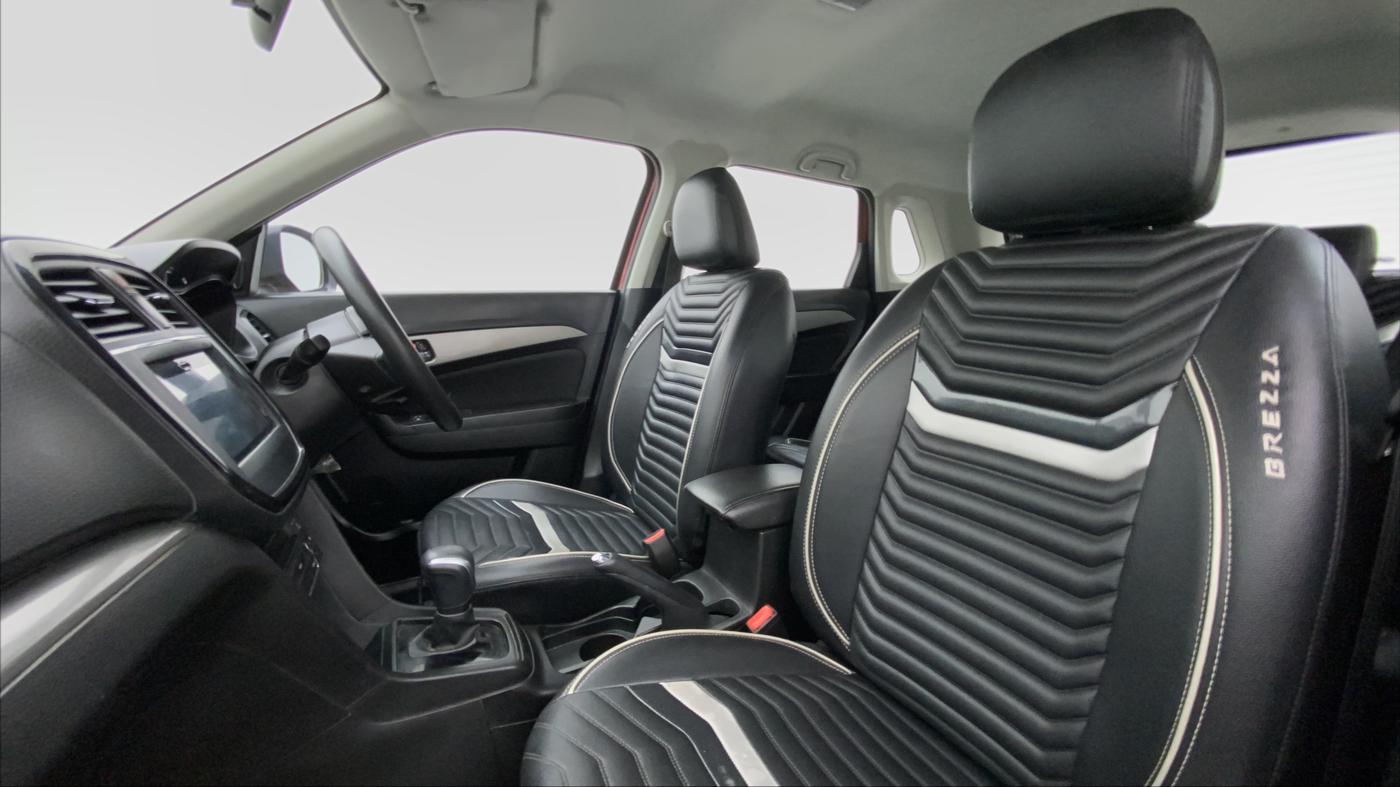 2018 Maruti Vitara Brezza ZDI+ DUAL TONE AMT, Diesel, Automatic, 60,702 km, Right Side Front Door Cabin