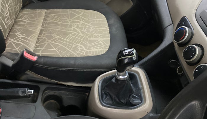 2016 Hyundai Grand i10 SPORTZ 1.1 CRDI, Diesel, Manual, 1,28,999 km, Gear Lever