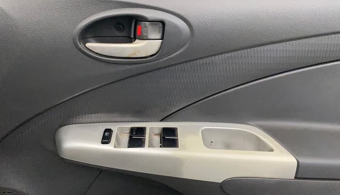 2013 Toyota Etios Liva TRD SPORTIVO PETROL, Petrol, Manual, 28,181 km, Driver Side Door Panels Control