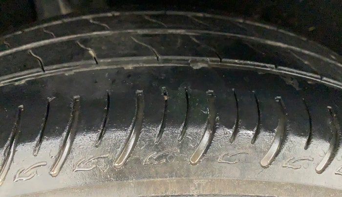 2017 Maruti Baleno DELTA PETROL 1.2, Petrol, Manual, 78,681 km, Right Rear Tyre Tread