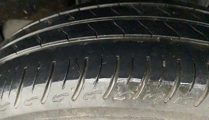 2017 Maruti Baleno DELTA PETROL 1.2, Petrol, Manual, 78,681 km, Left Rear Tyre Tread
