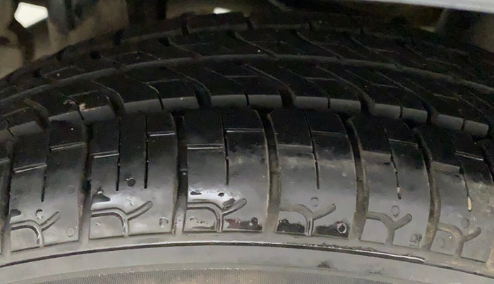 2015 Maruti Alto K10 LXI, CNG, Manual, 51,489 km, Right Rear Tyre Tread