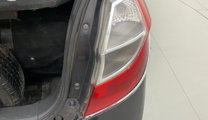 2015 Maruti Alto K10 LXI, CNG, Manual, 51,489 km, Right tail light - < 2 inches,no. = 2