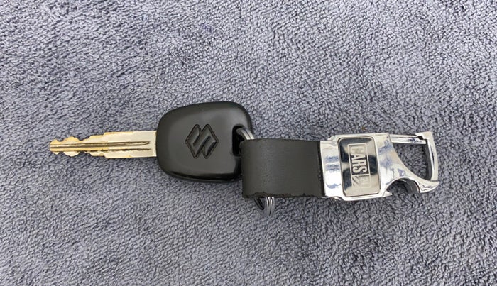 2015 Maruti Alto K10 LXI, CNG, Manual, 51,489 km, Key Close Up