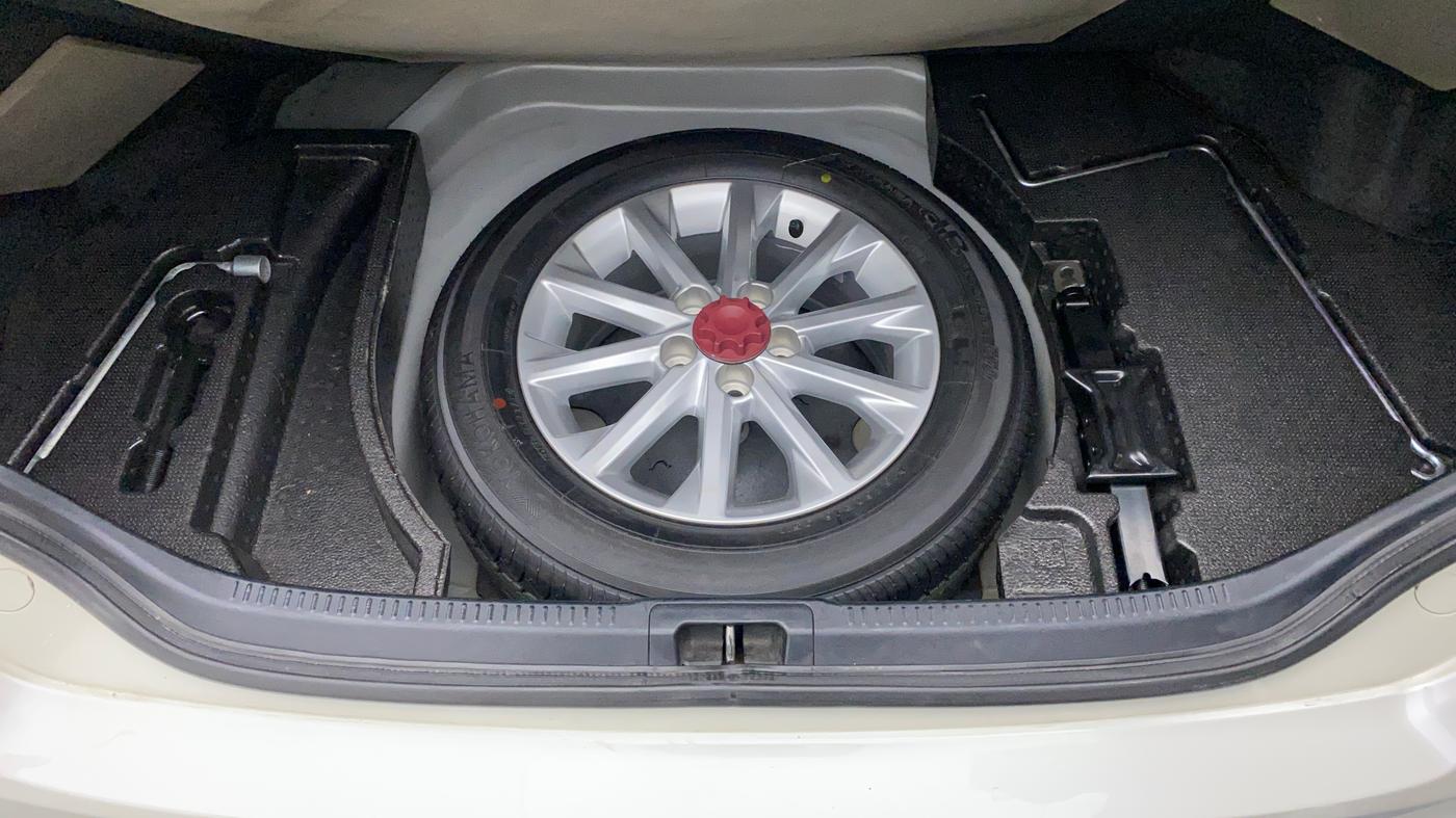 2015 Toyota Camry 2.5 AT, Petrol, Automatic, 90,405 km, Spare Tyre