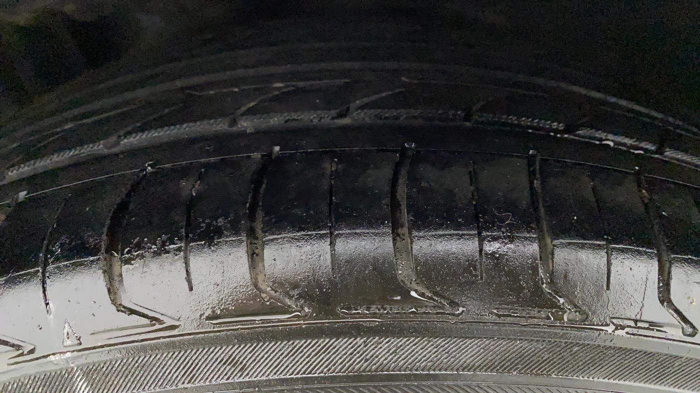 2015 Toyota Camry 2.5 AT, Petrol, Automatic, 90,405 km, Left Front Tyre Tread