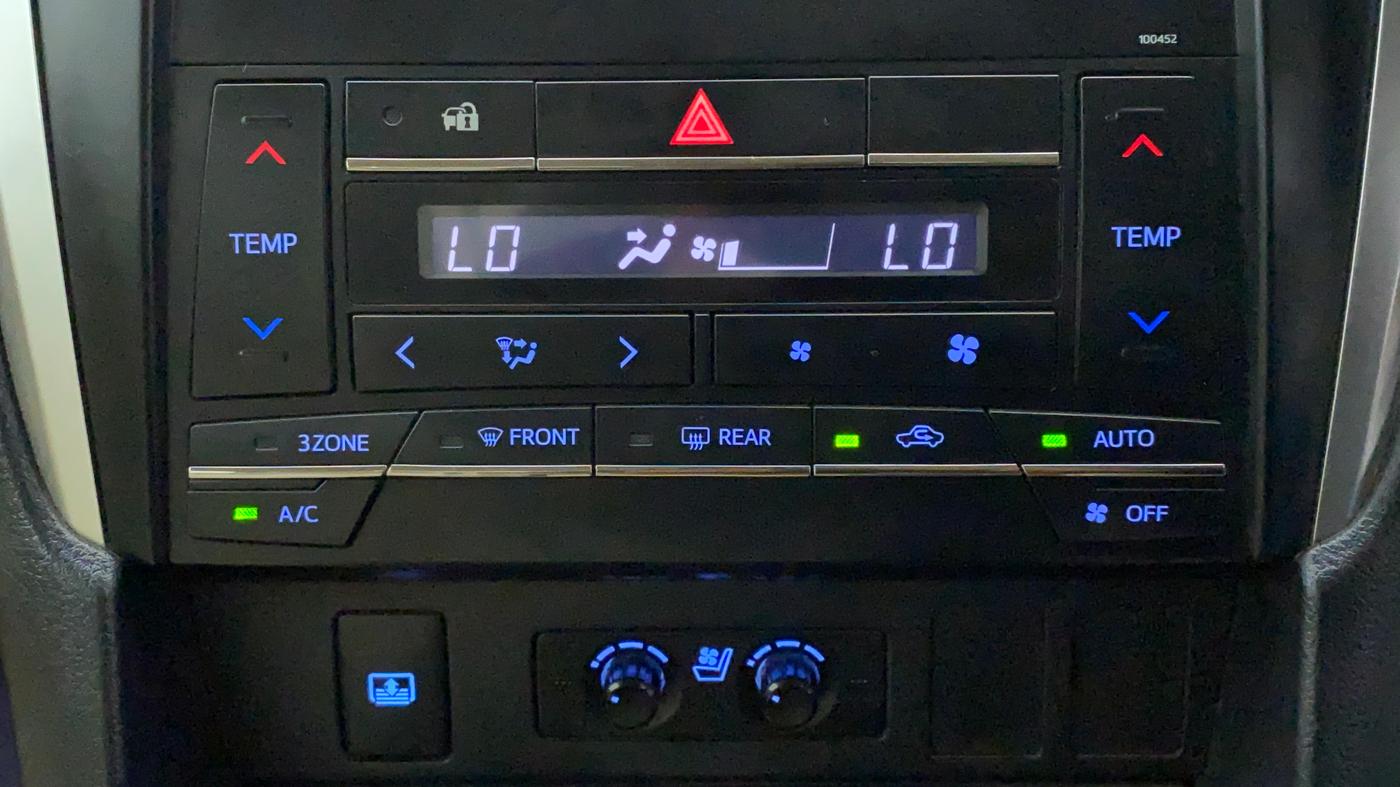 2015 Toyota Camry 2.5 AT, Petrol, Automatic, 90,405 km, Automatic Climate Control