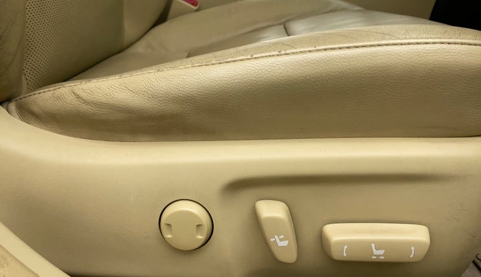 2015 Toyota Camry 2.5 AT, Petrol, Automatic, 90,405 km, Driver Side Adjustment Panel