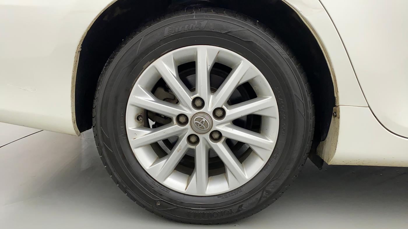 2015 Toyota Camry 2.5 AT, Petrol, Automatic, 90,405 km, Right Rear Wheel