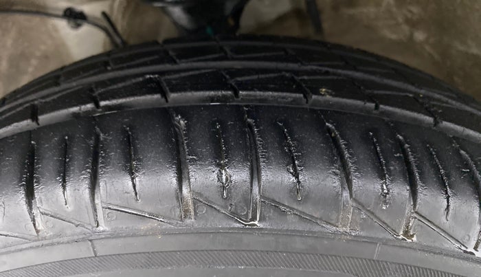 2021 Maruti Alto VXI, Petrol, Manual, 24,524 km, Left Front Tyre Tread