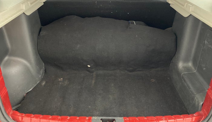 2017 Renault Duster RXS CVT, CNG, Automatic, 15,486 km, Boot Inside