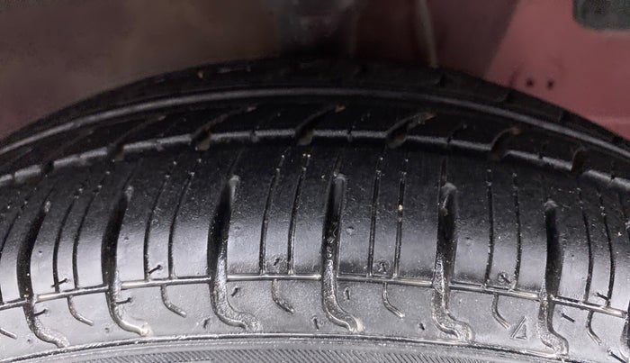 2016 Hyundai Eon ERA PLUS, Petrol, Manual, 46,463 km, Right Front Tyre Tread