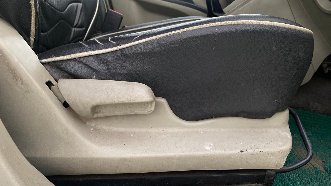 2017 Maruti Celerio VXI CNG, CNG, Manual, 78,223 km, Driver Side Adjustment Panel