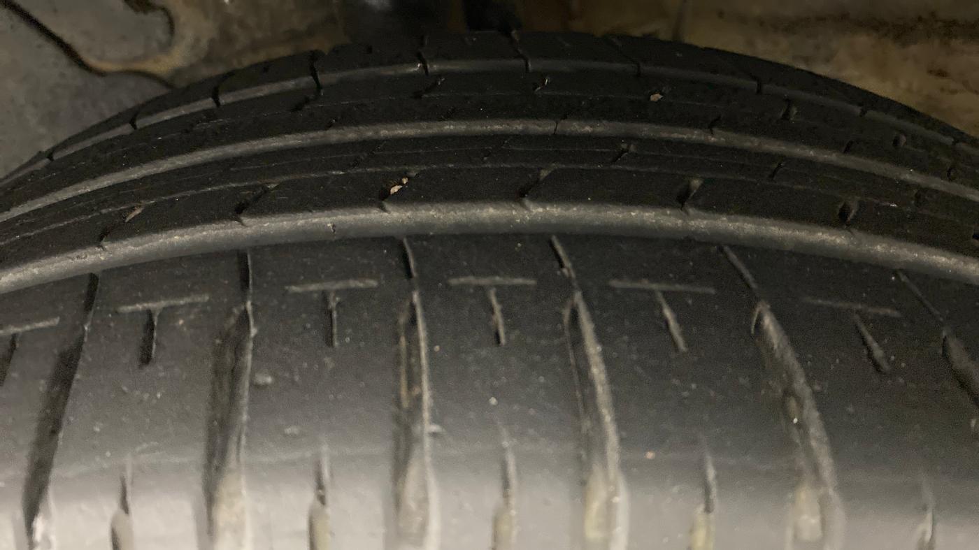 2017 Hyundai Verna 1.6 SX VTVT, Petrol, Manual, 23,775 km, Left Front Tyre Tread