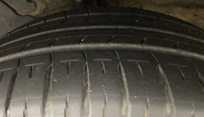 2017 Hyundai Verna 1.6 SX VTVT, Petrol, Manual, 23,775 km, Left Front Tyre Tread