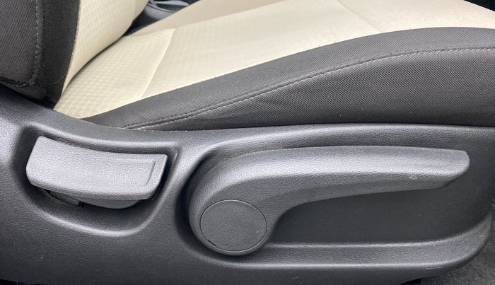 2017 Hyundai Verna 1.6 SX VTVT, Petrol, Manual, 23,775 km, Driver Side Adjustment Panel