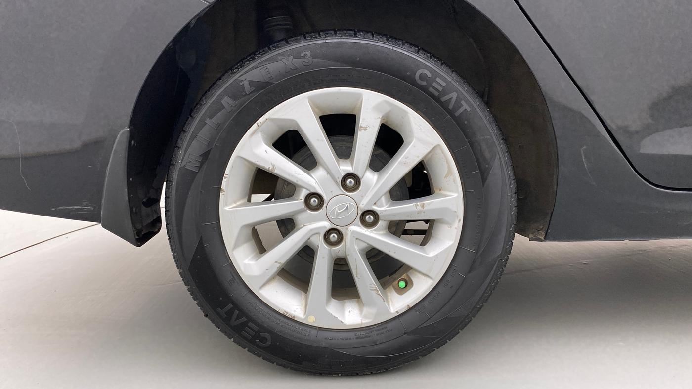 2018 Hyundai Verna 1.6 EX VTVT AT, Petrol, Automatic, 68,095 km, Right Rear Wheel