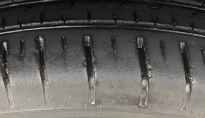 2021 Nissan MAGNITE XV TURBO CVT DUAL TONE, Petrol, Automatic, 72,369 km, Left Rear Tyre Tread