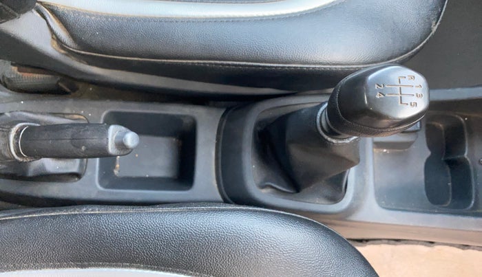 2016 Renault Kwid RXT 0.8, CNG, Manual, 40,164 km, Gear Lever