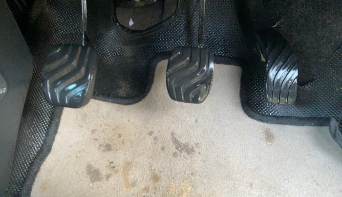 2016 Renault Kwid RXT 0.8, CNG, Manual, 40,164 km, Pedals